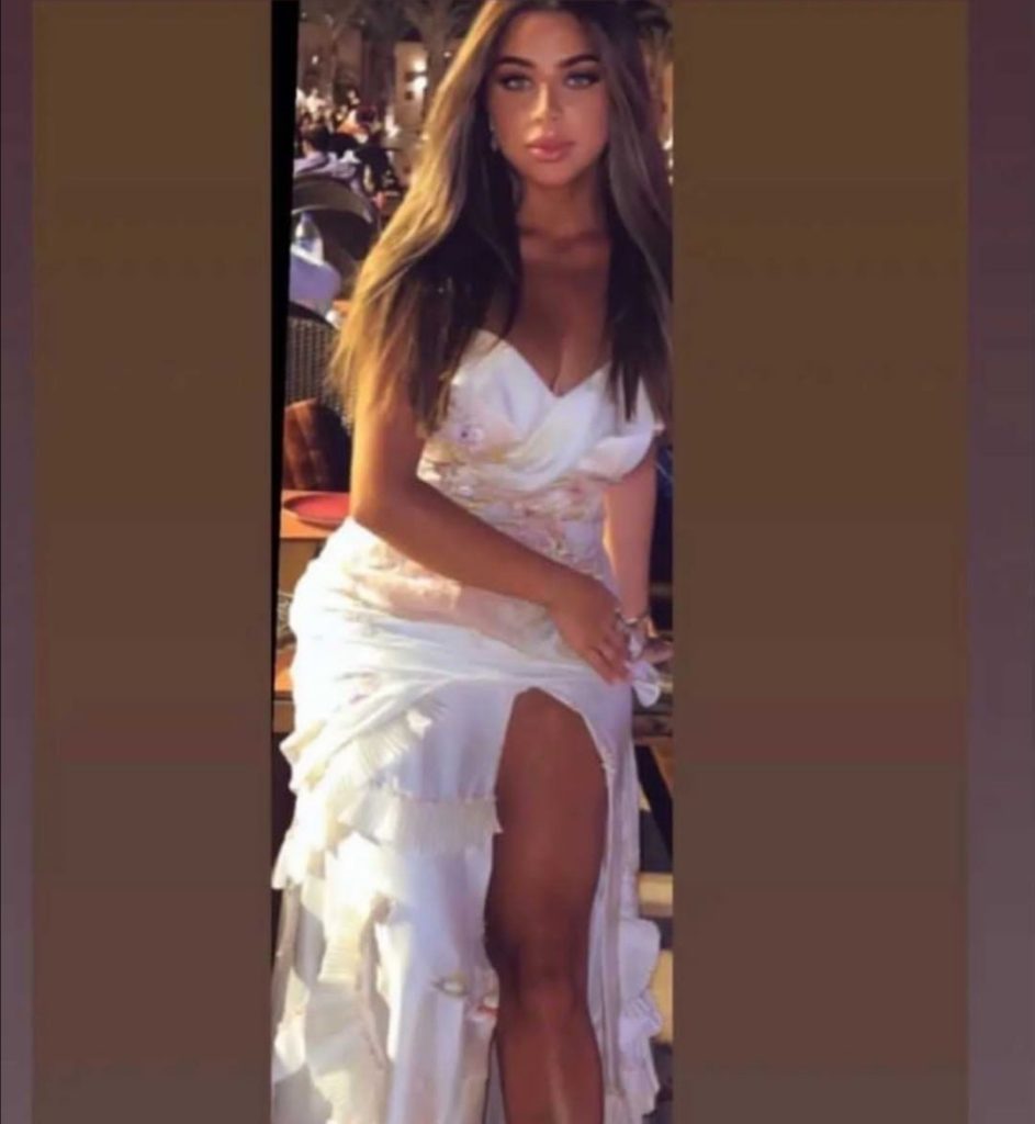 من هي يارا السُكري التي ارتبط اسمها بطلاق تامر حسني وبسمة بوسيل؟ - الموقع -  مجلة الكترونية فنية شاملة