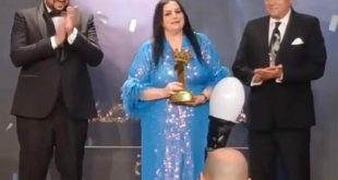 جائزه افضل مسلسل رمضاني ليبي للفنانه خدوجه صبري