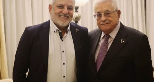 محمود عباس: “الدكتور وليد أبو دهن فخر للأمة العربية”