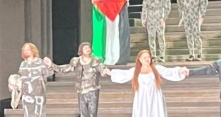 بالصور.. بعد رفع علم فلسطين على المسرح..مشاجرة في دار الأوبرا الملكية بلندن 
