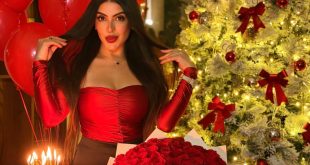 صوراً مبهجة من قلب الاحتفال.. دعاء صلاح تحتفي بشجرة الكريسماس