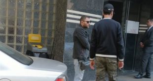 غياب أحمد الفيشاوي عن جنازة والدته سمية الالفي وعمر ينتظر جثمانها !!