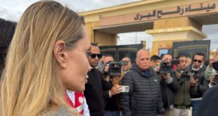 انجلينا جولي بالعريش لتفقد اوضاع المصابين الفلسطينين