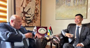 سماوي والسفير الصيني يبحثان سبل تطوير الروابط الثقافيّة بين المهرجان والصين