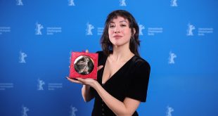 اللبنانية ماري روز اسطا تفوز بالدب الذهبي ببرلين عن فيلمها “يوما ما ولد “