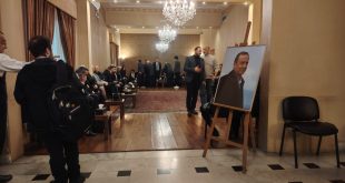 عزاء احمد قعبور بالجامعة الاميريكية والكونسرفتوار الوطني يلقبه بصوت الناس وضمير المدينة