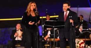 نادية مصطفى :” هاني شاكر لم يفقد الوعي ومازال بالعناية المركزة”