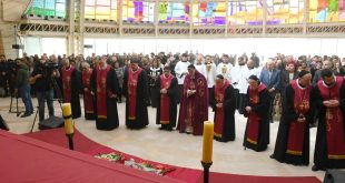 رتبة سجدة الصليب في جامعة الروح القدس.. الأب العام محفوظ:” أُرهقنا من الحروب ومن الاضطرابات”