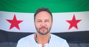 مكسيم خليل :” وضعت تمثال حافظ الاسد بالحمام وضربته بالشحاطة !!”