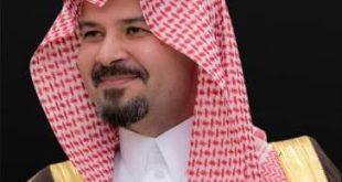 الشاعر المختار يهدي الأمير سلمان بن سلطان قصيدة “على خطاه”.. احتفاءً بإنجازاته ومشروع الهجرة النبوية